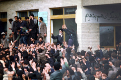 روزشمار انقلاب؛ اقامت امام در مدرسه علوی و رفاه