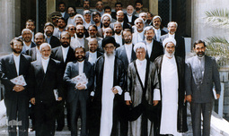 سیدعلی خامنه‌ای از تولد تا رهبری