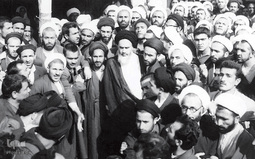 سیدعلی خامنه‌ای از تولد تا رهبری