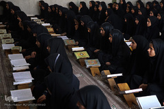 کاروان قرآنی انقلاب در دبیرستان عشایری شبانه روزی عفاف شهرستان عنبرآباد