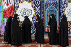 تجمع بانوان انقلابی در مصلی اهواز