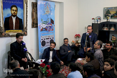 محفل انس با قرآن کاروان قرآنی انقلاب در منزل قاری شهید منا، مهاجر الی الله محسن حاجی حسنی کارگر 