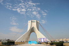 شهر به استقبال سالروز انقلاب
