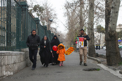 به وقت چهل سالگی؛ تهران، خیابان انقلاب