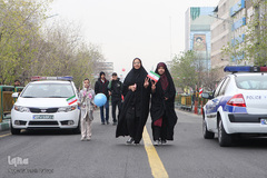 به وقت چهل سالگی؛ تهران، خیابان انقلاب