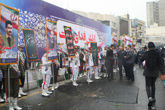 به وقت چهل سالگی؛ تهران، خیابان انقلاب