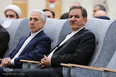 از راست اسحاق جهانگیری، معاون اول رییس جمهور و منصور غلامی، وزیر علوم، تحقیقات و فناوری در مراسم یکصدمین سال تاسیس دانشگاه خوارزمی