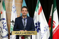 حسین اربابی، معاون سرمایه‌گذاری سازمان میراث فرهنگی و گردشگری در آیین اعطای جایزه ملی تعالی گردشگری