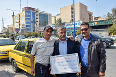 رانندگان تاکسی‌ در یکی از خطوط: زنان ایرانی فرهنگ ایرانی را ترویج کنند. زنان امروز پشتوانه فردای فرزندانمان هستند.
