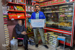 مرد شیرینی‌فروش: زن مانند گل است ولی هر گلی هم خاری دارد...

