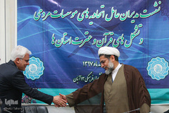 از راست حجت الاسلام حمید محمدی، دبیر شورای توسعه فرهنگ قرآنی، مرتضی طلائی، رئیس هیئت مدیره اتحادیه مؤسسات مردمی و تشکل‌های قرآن و عترت کشور در نشست مدیران عامل اتحادیه مؤسسات مردمی و تشکل‌های قرآن و عترت استان‌ها