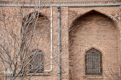 مسجد صاحب الامر، ایستاده در تاریخ