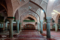 مسجد صاحب الامر، ایستاده در تاریخ