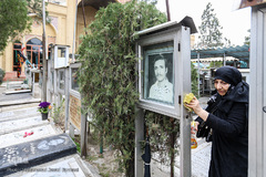 غبارروبی مزار شهدا در آخرین پنجشنبه سال ۱۳۹۷