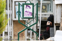 غبارروبی مزار شهدا در آخرین پنجشنبه سال ۱۳۹۷