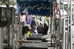 غبارروبی مزار شهدا در آخرین پنجشنبه سال ۱۳۹۷