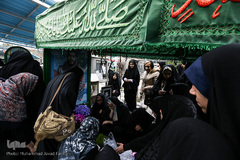 غبارروبی مزار شهدا در آخرین پنجشنبه سال ۱۳۹۷