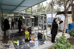 غبارروبی مزار شهدا در آخرین پنجشنبه سال ۱۳۹۷