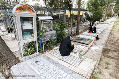 غبارروبی مزار شهدا در آخرین پنجشنبه سال ۱۳۹۷