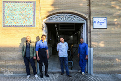 معلولین و سالمندان کهریزک میهمان هم‌نمک شدند
