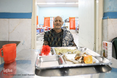 معلولین و سالمندان کهریزک میهمان هم‌نمک شدند
