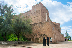 محوطه باستانی کاخ آپادانا و قلعه شاهی در شوش
