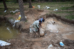 سیلاب در شهرستان کارون و تلاش برای مقابله با آن