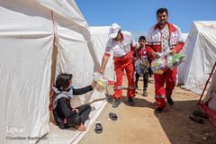 ارمغان شادی برای کودکان سیل‌زده