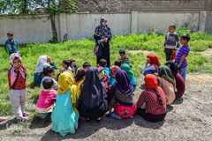 ارمغان شادی برای کودکان سیل‌زده