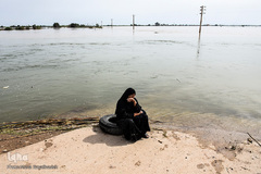 معلق میان حال و آینده