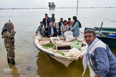 معلق میان حال و آینده
