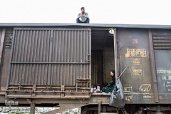 معلق میان حال و آینده