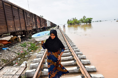 معلق میان حال و آینده