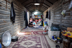 معلق میان حال و آینده