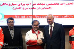 مراسم تحویل کمک‌های بشردوستانه آلمان برای سیل‌زدگان ایران