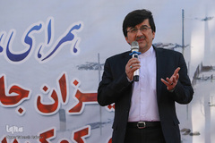 عبدالحمید احمدی، معاون فرهنگی و توسعه ورزش همگانی وزیر ورزش و جوانان در مراسم گلریزان جامعه ورزش برای کمک به مردم سیل‌زده