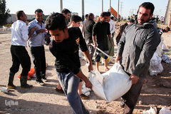 تلاش برای مقابله با سیل در اهواز