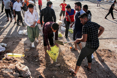 تلاش برای مقابله با سیل در اهواز