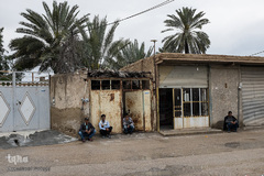 محمدحسن، سعید، عبدالرضا و سلمان، چهار برادر معلول ذهنی هستند که در خانه پدری‌ در منطقه حیدرآباد شهرستان جهرم زندگی می‌کنند.