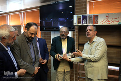 مراسم رونمایی مجموعه کتاب‌های دانشنامه نهضت هنرهای مردمی ایران شامل ۴ تالیف اخیر هادی سیف. پژوهشگر هنرهای مردمی