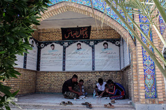 اسکان سیل‌زدگان خوزستانی در یادمان شهدای هویزه