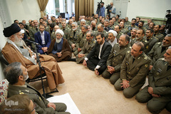 دیدار جمعی از فرماندهان ارتش و نیروی زمینی با رهبر انقلاب