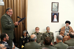 دیدار جمعی از فرماندهان ارتش و نیروی زمینی با رهبر انقلاب