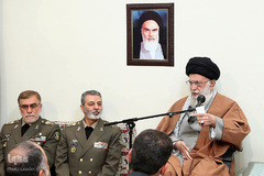 دیدار جمعی از فرماندهان ارتش و نیروی زمینی با رهبر انقلاب