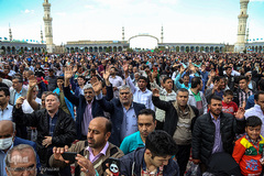 تعویض پرچم گنبد مسجد جمکران