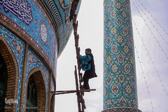 تعویض پرچم گنبد مسجد جمکران