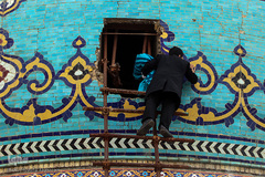 تعویض پرچم گنبد مسجد جمکران