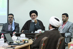 از راست میثم سفید خوش، عضو هیات علمی گروه حکمت و کلام دانشگاه شهید بهشتی، آیت الله سید مصطفی محقق داماد، استاد دانشکده حقوق دانشگاه شهید بهشتی، احمد رضا خضری، رئیس هیات مدیره انجمن ایرانی تاریخ اسلام در نشست همایش مناسبات فلسفه و تمدن در جهان اسلام