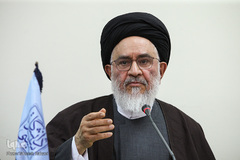 آیت الله سید مصطفی محقق داماد، استاد دانشکده حقوق دانشگاه شهید بهشتی در نشست همایش مناسبات فلسفه و تمدن در جهان اسلام