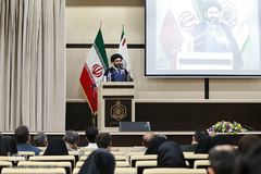 حجت‌الاسلام والمسلمین سیدمصطفی حسینی، رئیس مرکز امور قرآنی سازمان اوقاف و امور خیریه در مراسم تجلیل از رسانه‌ها، خبرنگاران برتر و دستگاه‌های مشارکت‌کننده در مسابقات بین‌المللی قرآن